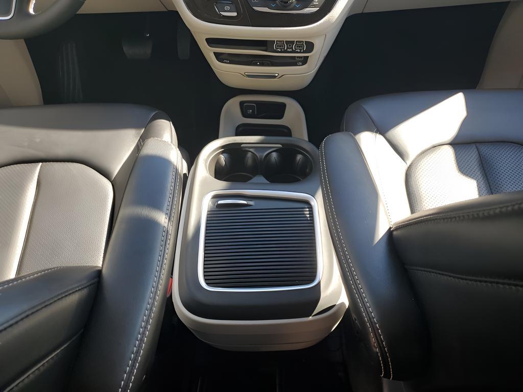 used 2023 Chrysler Pacifica car, priced at $36,497