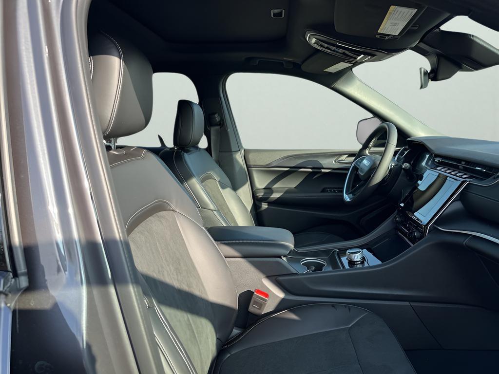 new 2025 Jeep Grand Cherokee L car, priced at $41,701