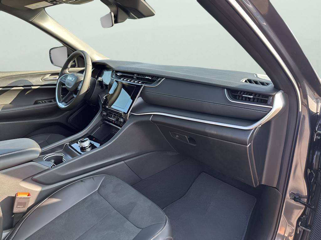 new 2025 Jeep Grand Cherokee L car, priced at $41,701