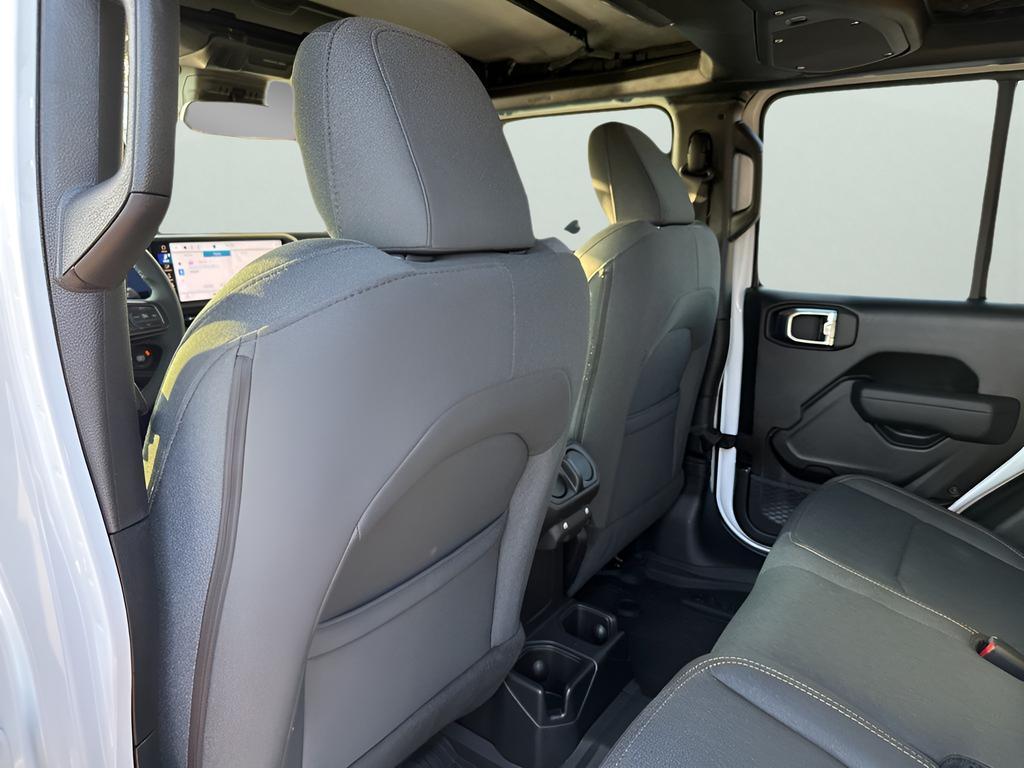 new 2025 Jeep Gladiator car, priced at $41,254