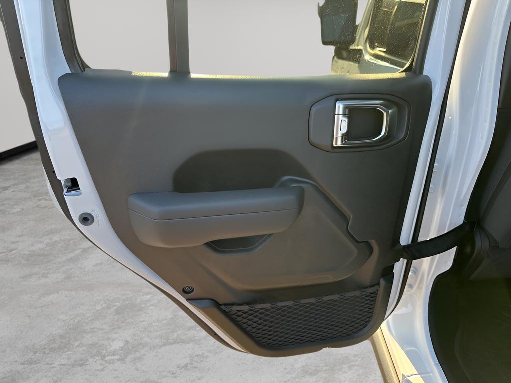 new 2025 Jeep Gladiator car, priced at $41,254