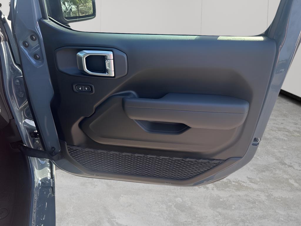 new 2026 Jeep Wrangler car, priced at $40,085