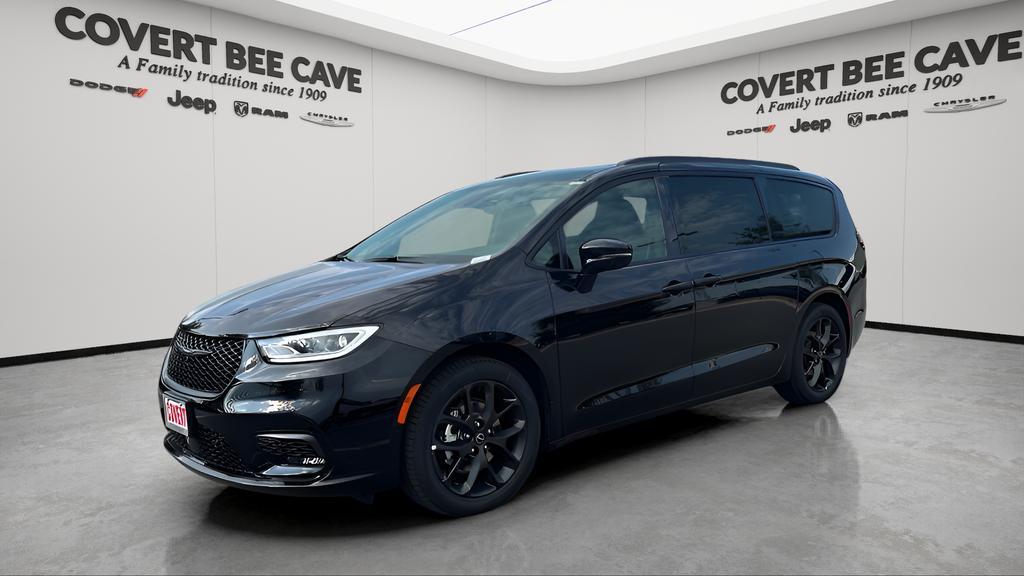 new 2026 Chrysler Pacifica car, priced at $51,473