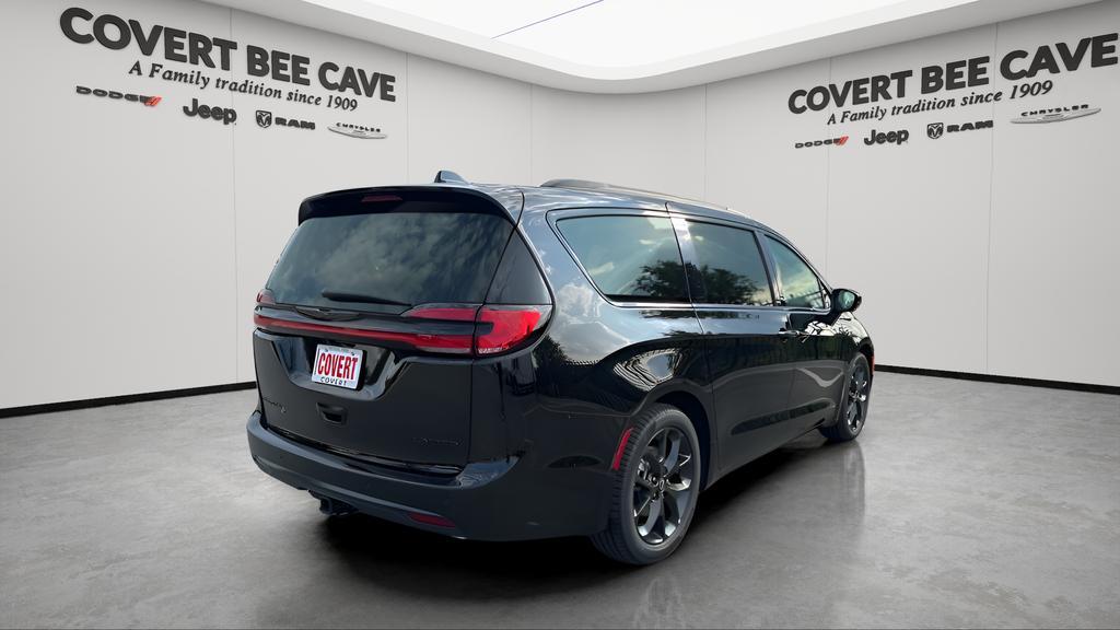 new 2026 Chrysler Pacifica car, priced at $51,473
