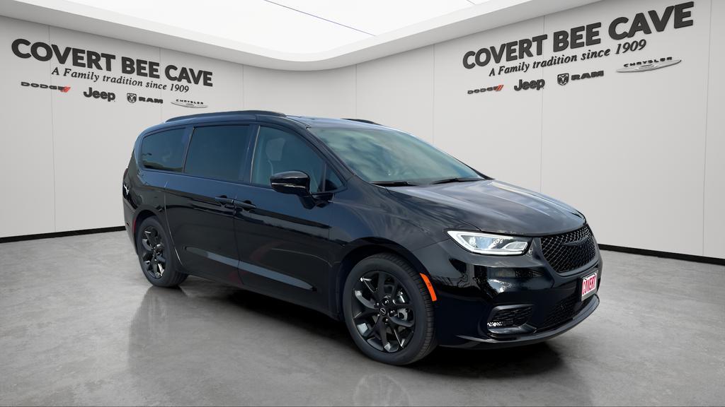 new 2026 Chrysler Pacifica car, priced at $51,473