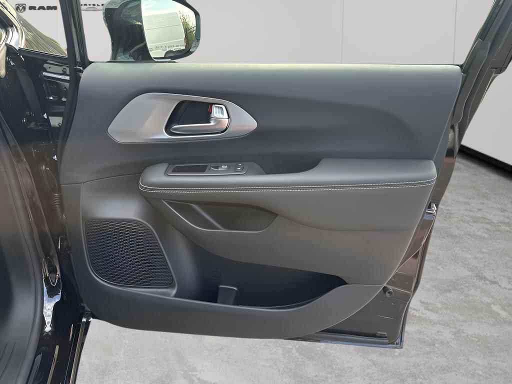 new 2026 Chrysler Pacifica car, priced at $51,473