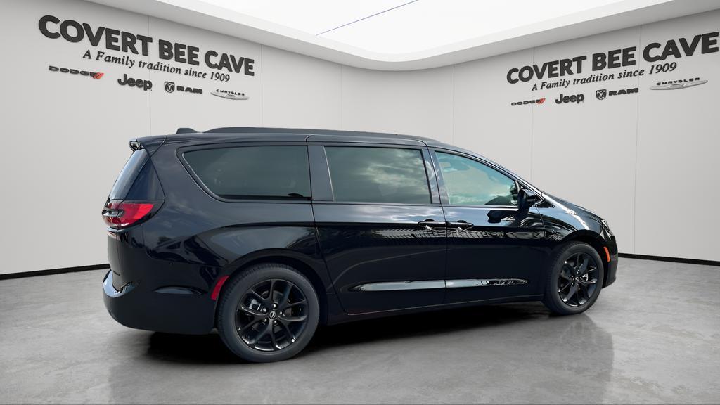 new 2026 Chrysler Pacifica car, priced at $51,473