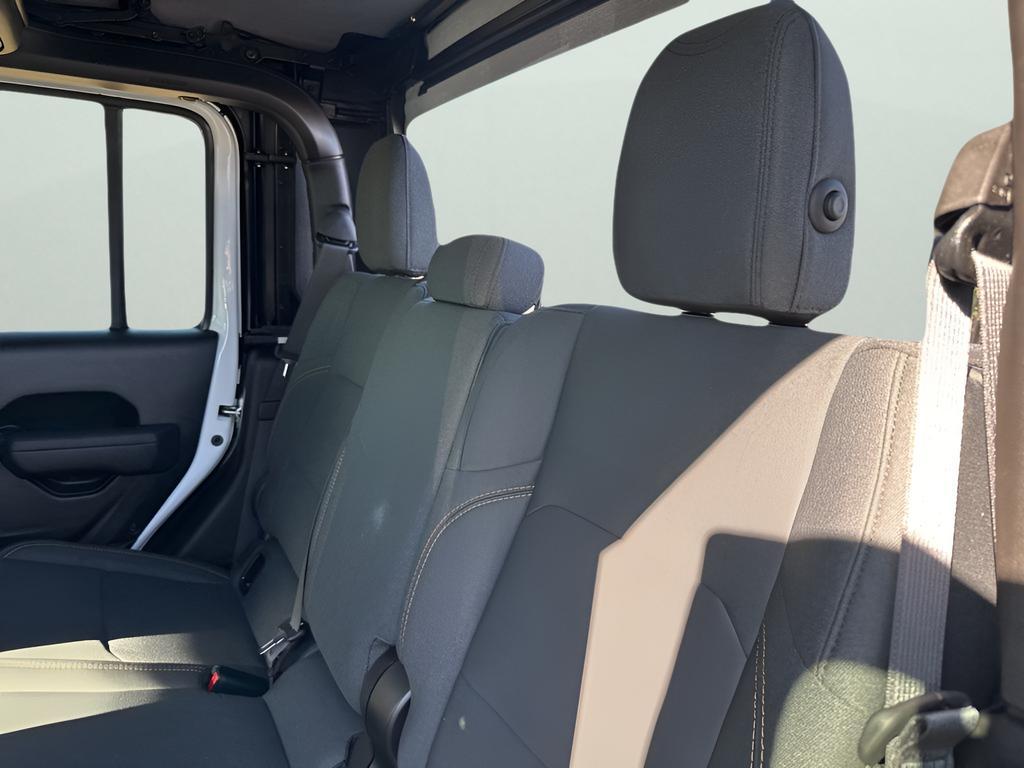 new 2025 Jeep Gladiator car, priced at $35,017