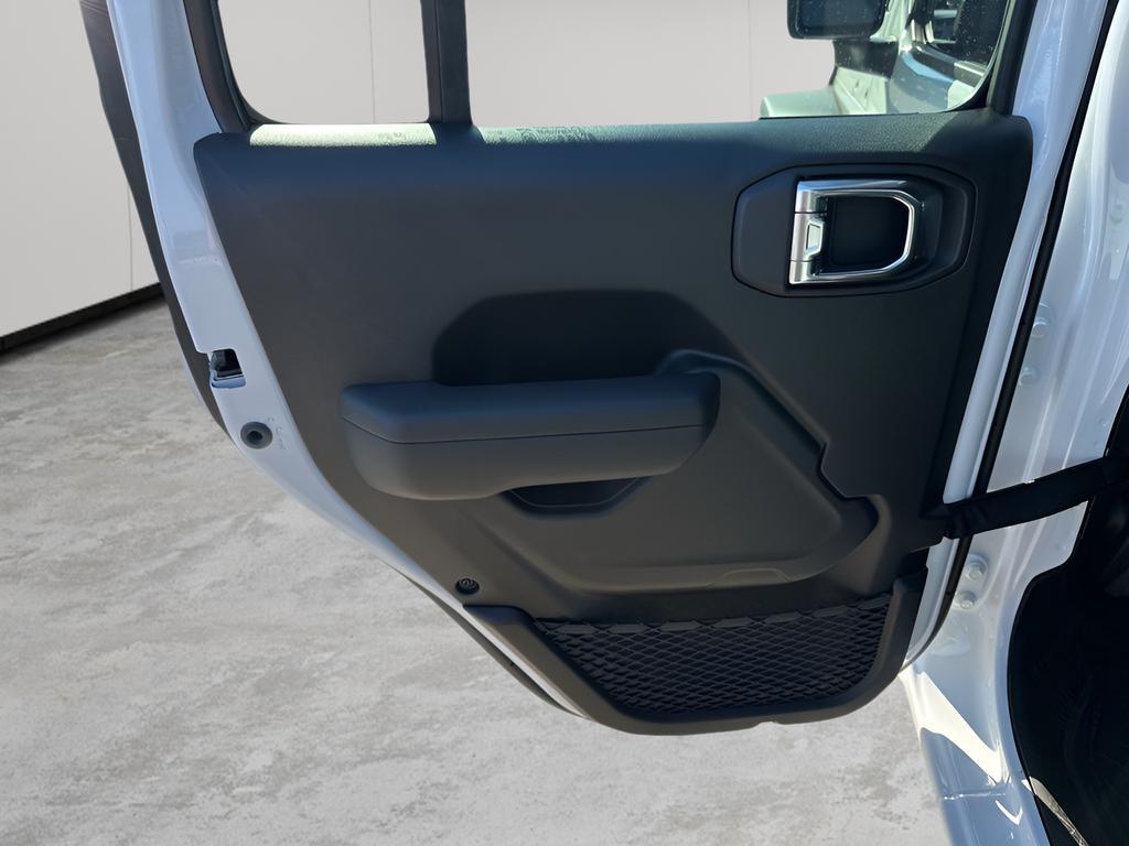 new 2025 Jeep Gladiator car, priced at $35,017