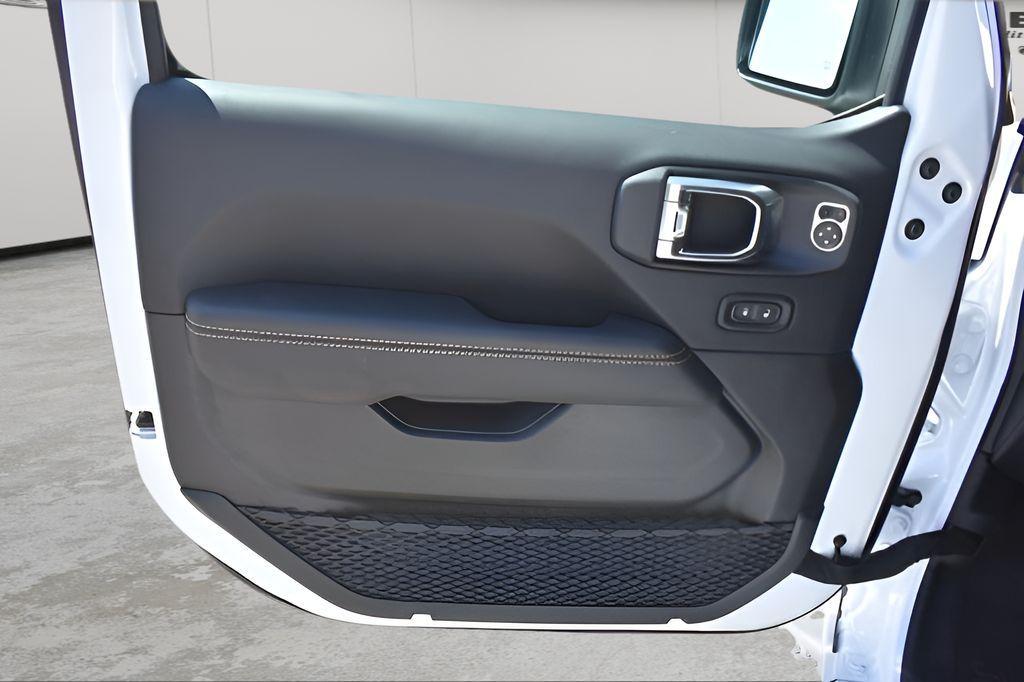 new 2025 Jeep Wrangler car, priced at $52,005