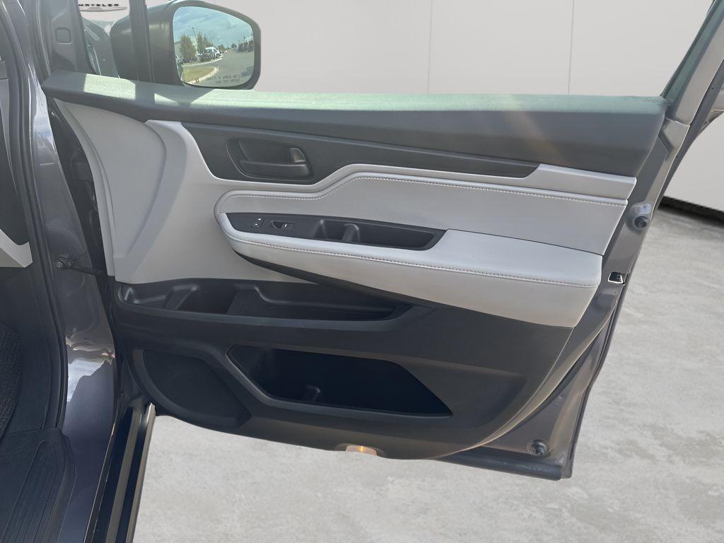 used 2023 Honda Odyssey car, priced at $32,234