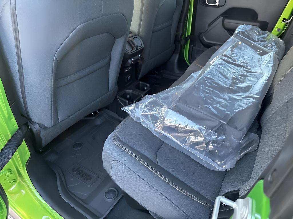 new 2025 Jeep Gladiator car, priced at $47,275