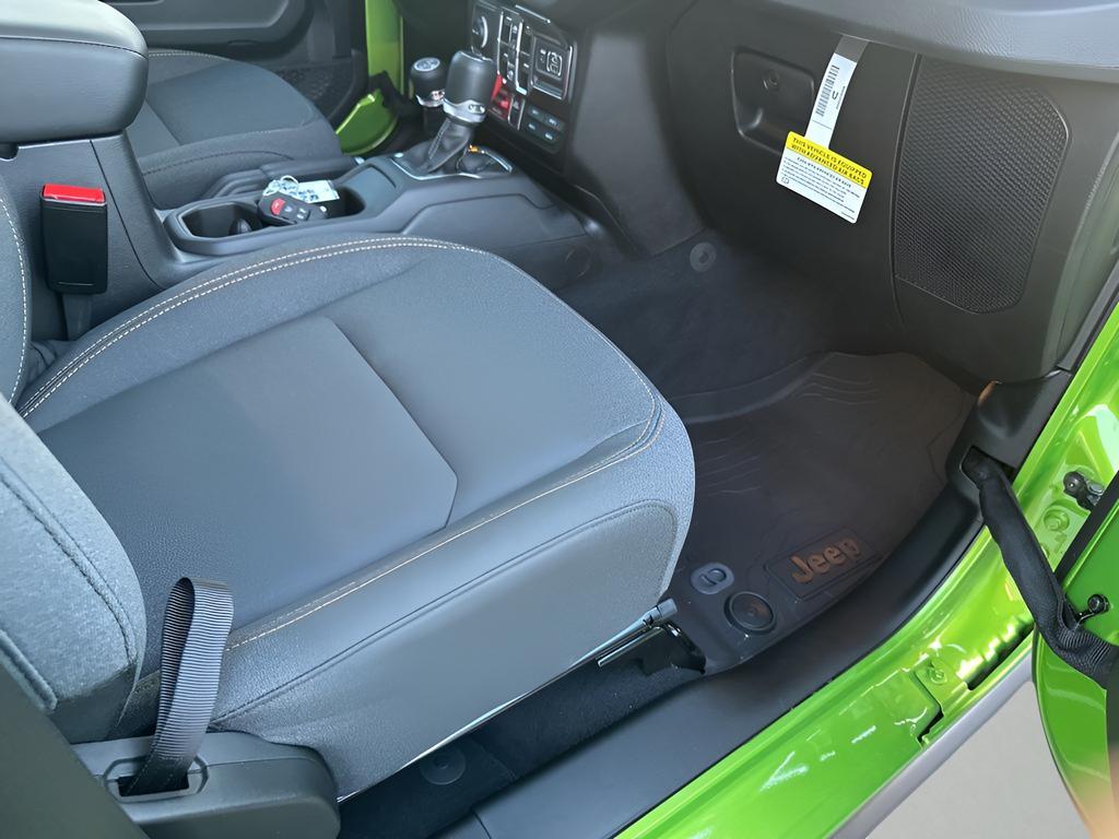 new 2025 Jeep Gladiator car, priced at $47,275