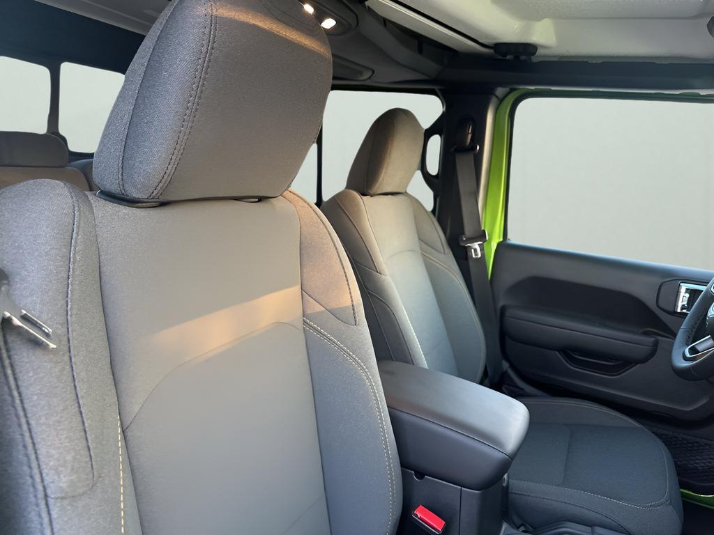 new 2025 Jeep Gladiator car, priced at $47,275