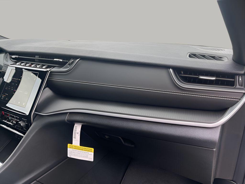 new 2025 Jeep Grand Cherokee car, priced at $38,867