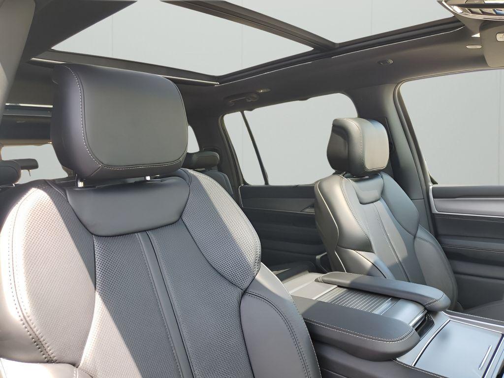 new 2025 Jeep Wagoneer car, priced at $68,570