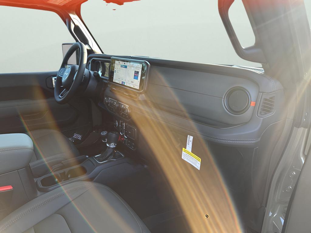 new 2025 Jeep Gladiator car, priced at $54,915