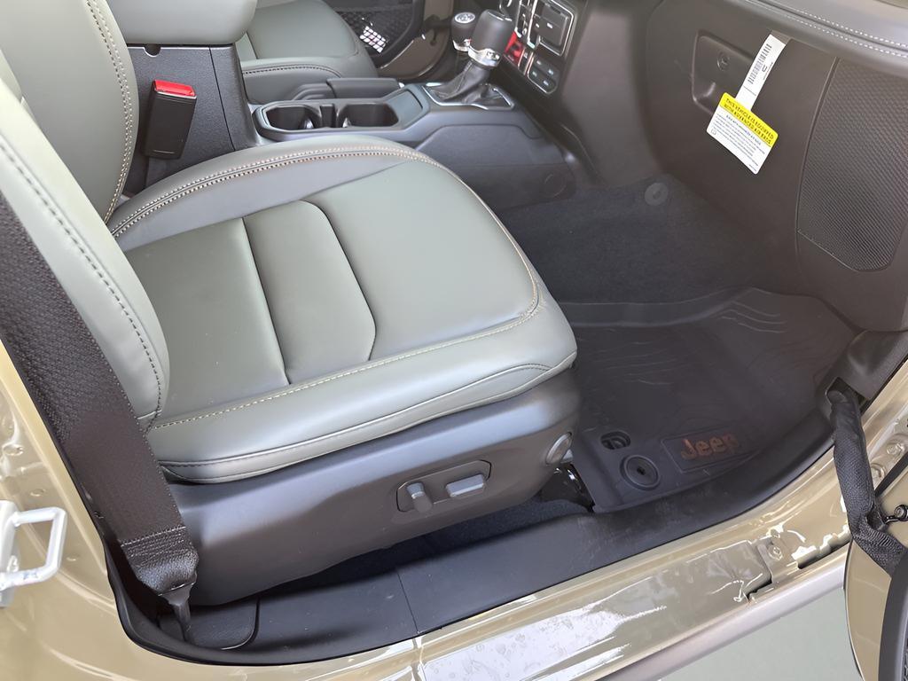 new 2025 Jeep Gladiator car, priced at $54,915