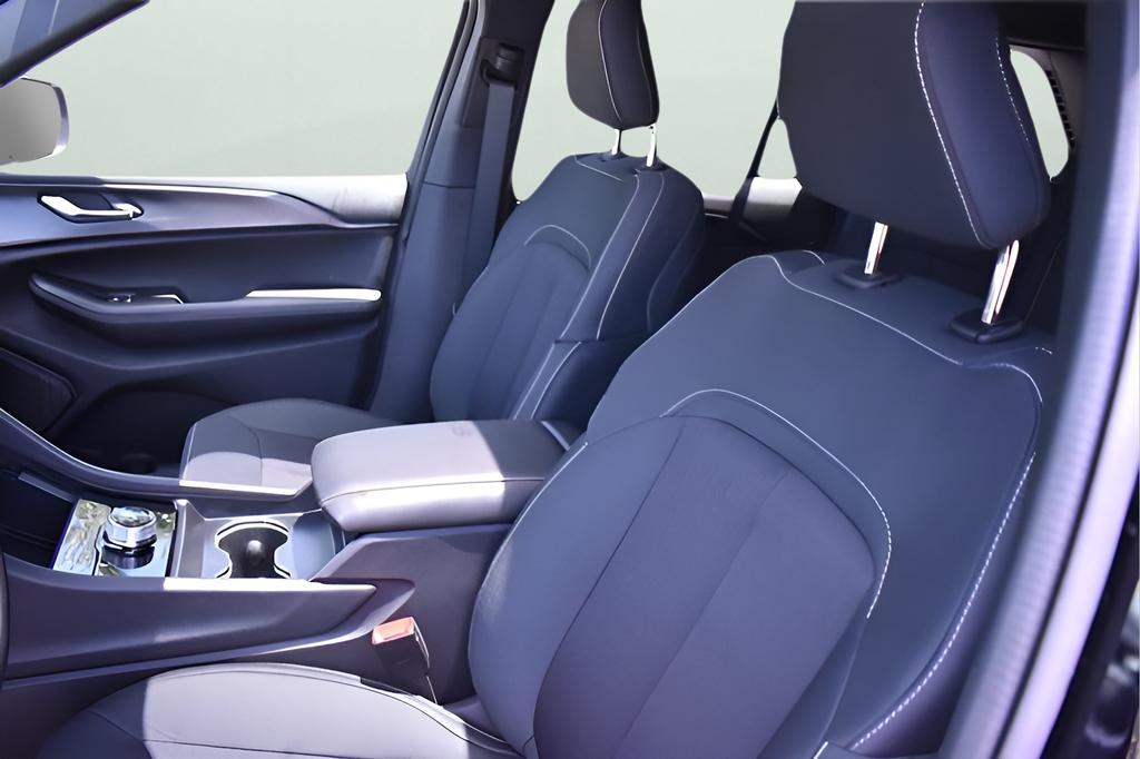 new 2025 Jeep Grand Cherokee car, priced at $34,524