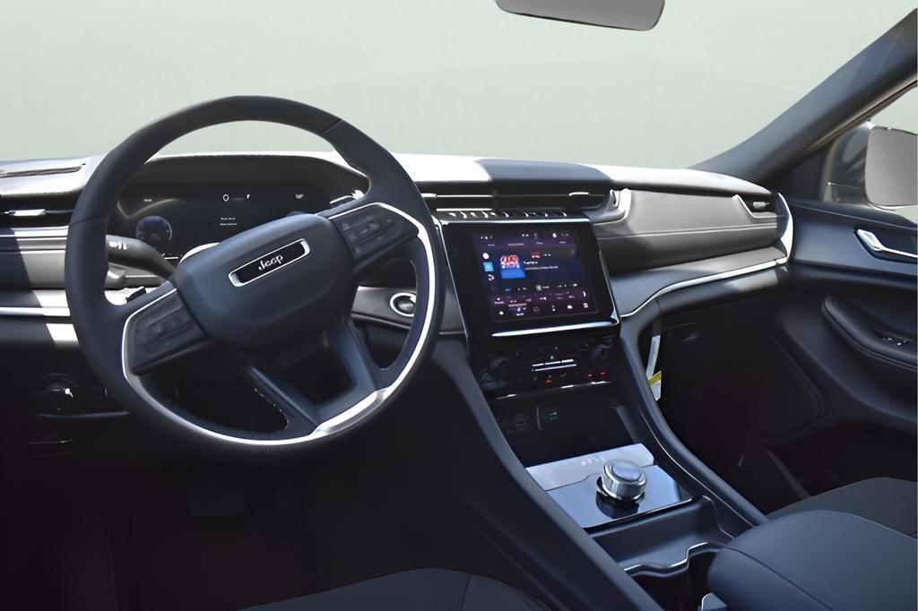 new 2025 Jeep Grand Cherokee car, priced at $34,524