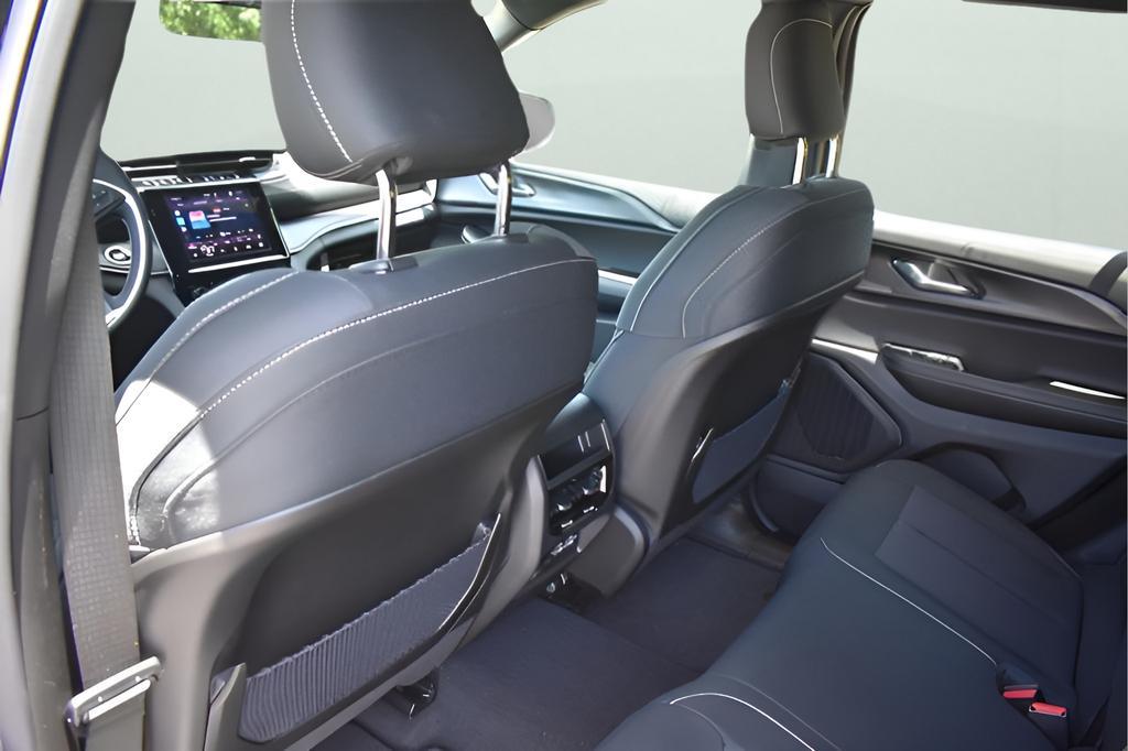 new 2025 Jeep Grand Cherokee car, priced at $34,524