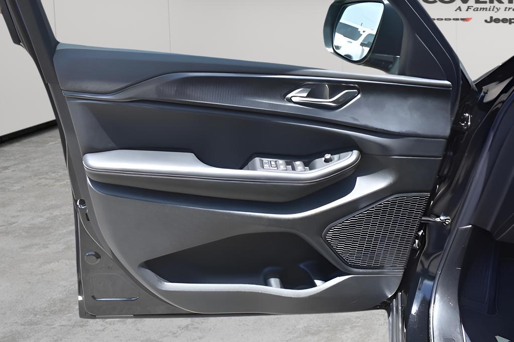 new 2025 Jeep Grand Cherokee car, priced at $34,524