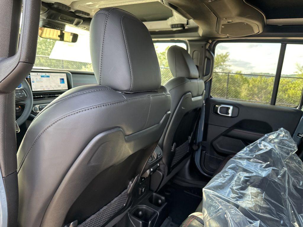 new 2025 Jeep Gladiator car, priced at $58,915