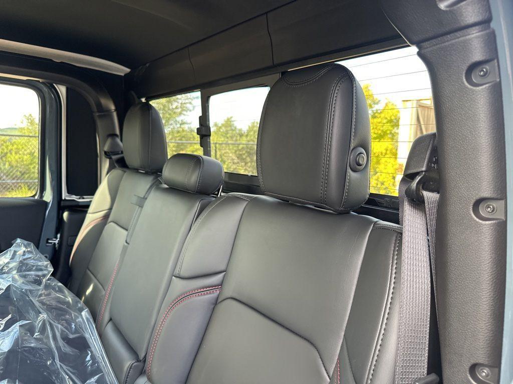 new 2025 Jeep Gladiator car, priced at $58,915