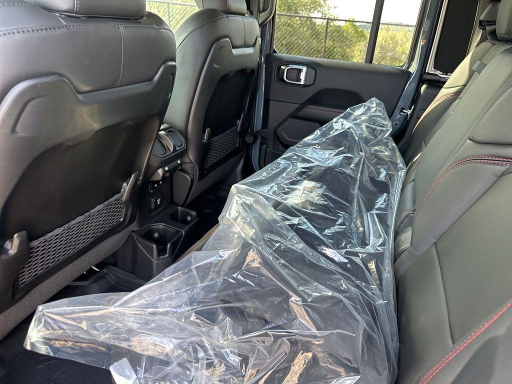 new 2025 Jeep Gladiator car, priced at $58,915
