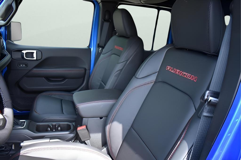 new 2025 Jeep Gladiator car, priced at $51,228