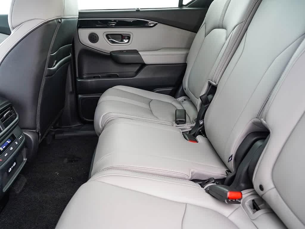 new 2025 Honda Pilot car, priced at $43,950