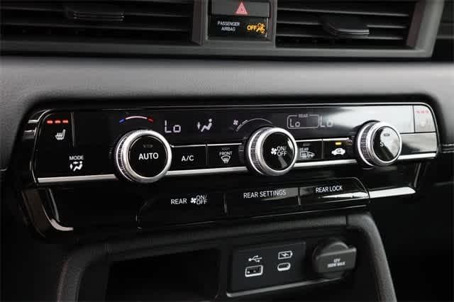 new 2025 Honda Pilot car, priced at $44,405