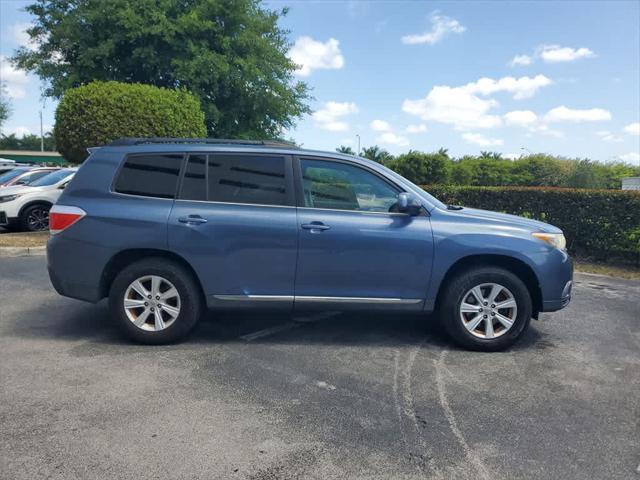 used 2013 Toyota Highlander car, priced at $10,918