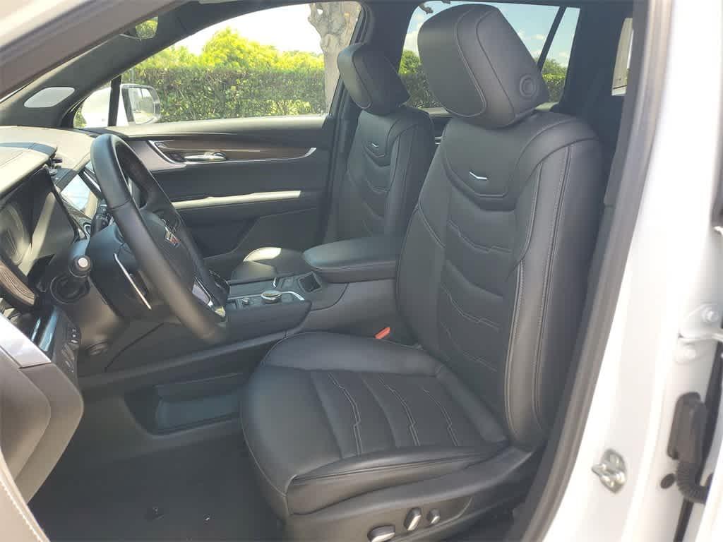 used 2024 Cadillac XT6 car, priced at $47,990