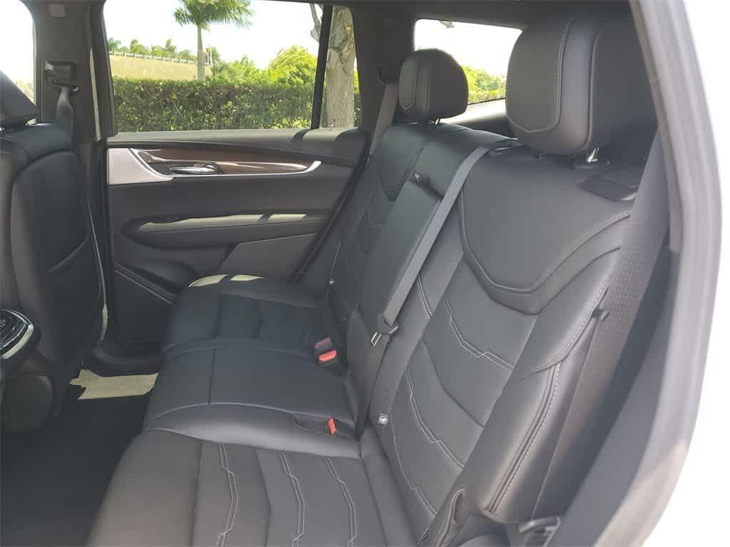 used 2024 Cadillac XT6 car, priced at $47,990
