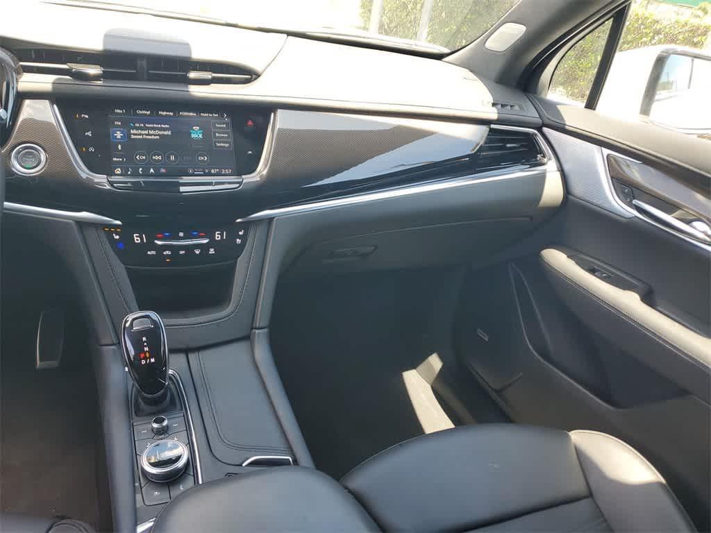 used 2024 Cadillac XT6 car, priced at $47,990