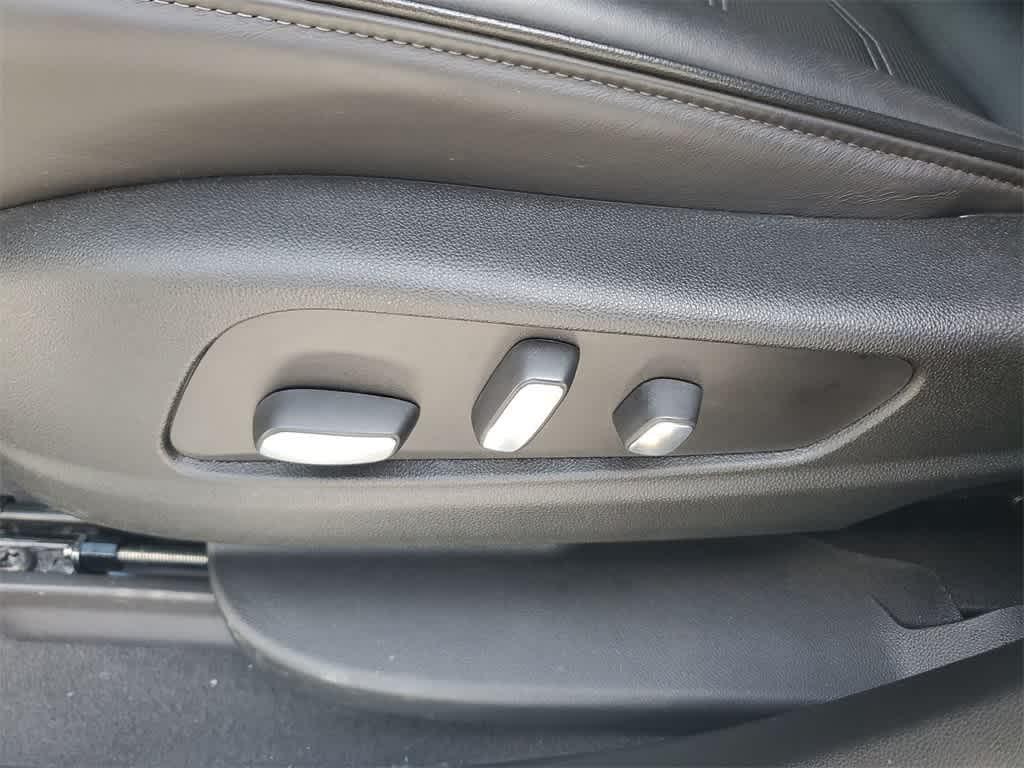 used 2024 Cadillac XT6 car, priced at $47,990