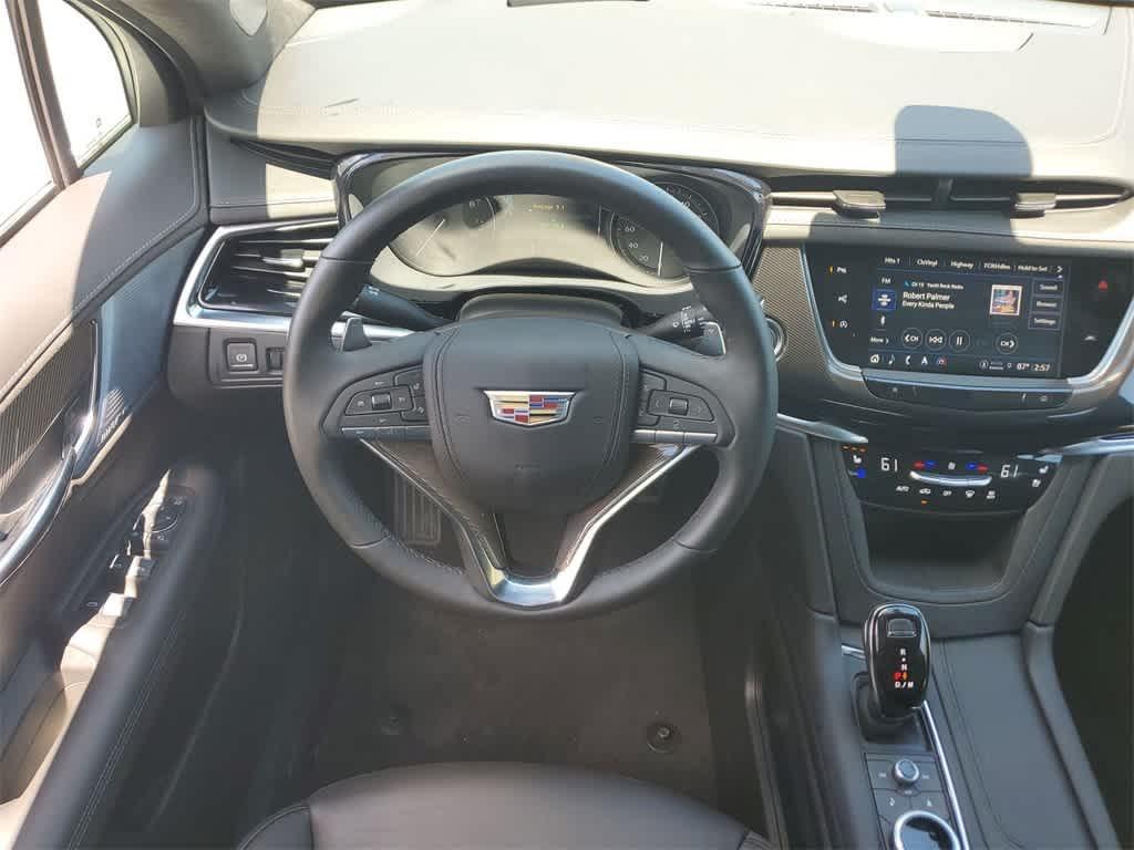 used 2024 Cadillac XT6 car, priced at $47,990