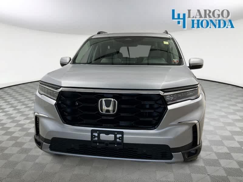 new 2025 Honda Pilot car, priced at $47,290