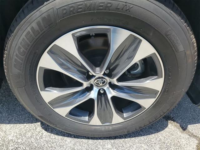 used 2024 Toyota Highlander car