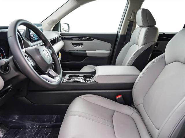 new 2025 Honda Pilot car, priced at $44,405