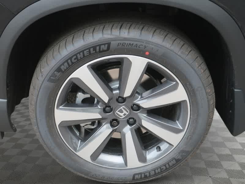 new 2025 Honda Pilot car, priced at $47,950