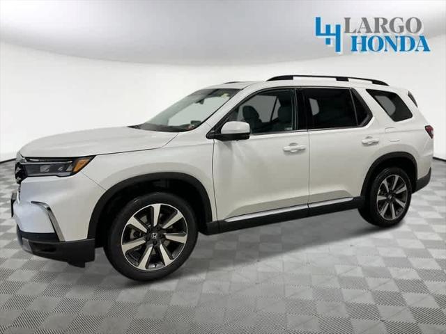 new 2025 Honda Pilot car, priced at $54,715