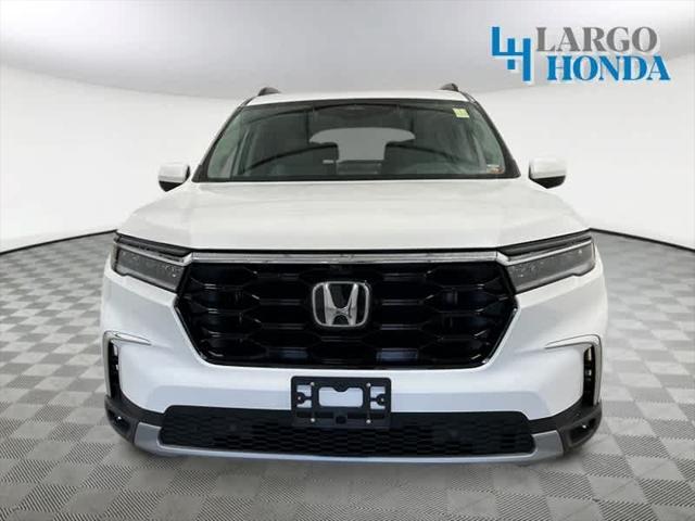 new 2025 Honda Pilot car, priced at $54,715