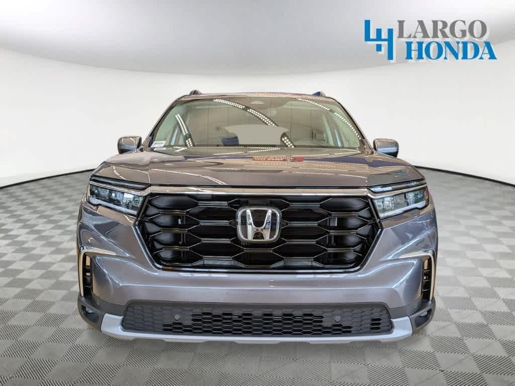 new 2025 Honda Pilot car, priced at $51,950