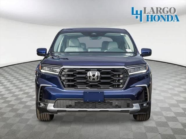 new 2025 Honda Pilot car, priced at $43,950