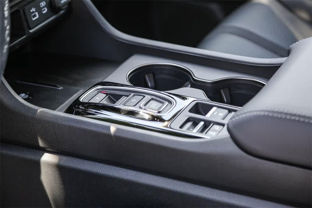 new 2025 Honda Pilot car, priced at $44,405