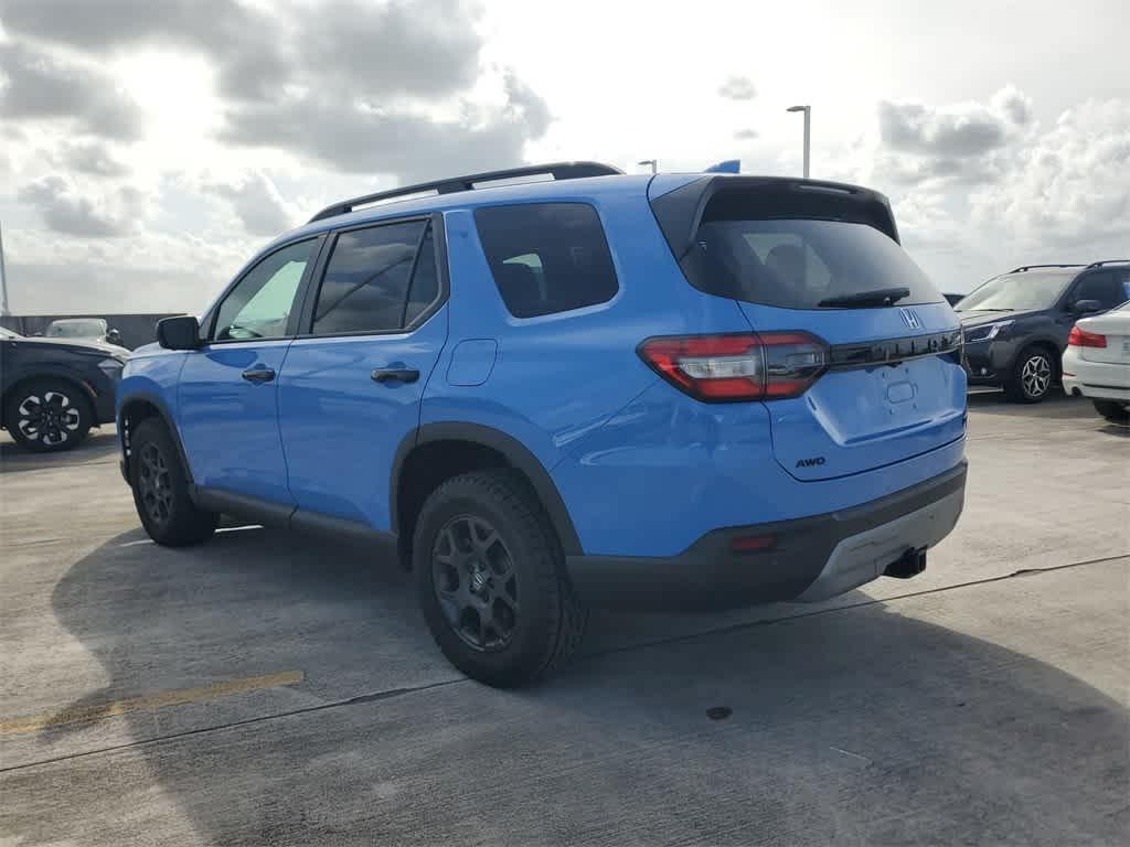 used 2025 Honda Pilot car, priced at $42,390