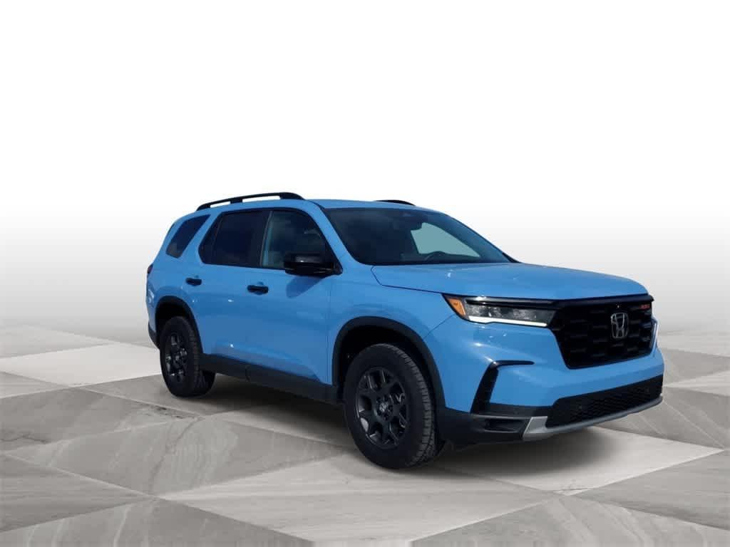 used 2025 Honda Pilot car, priced at $42,390