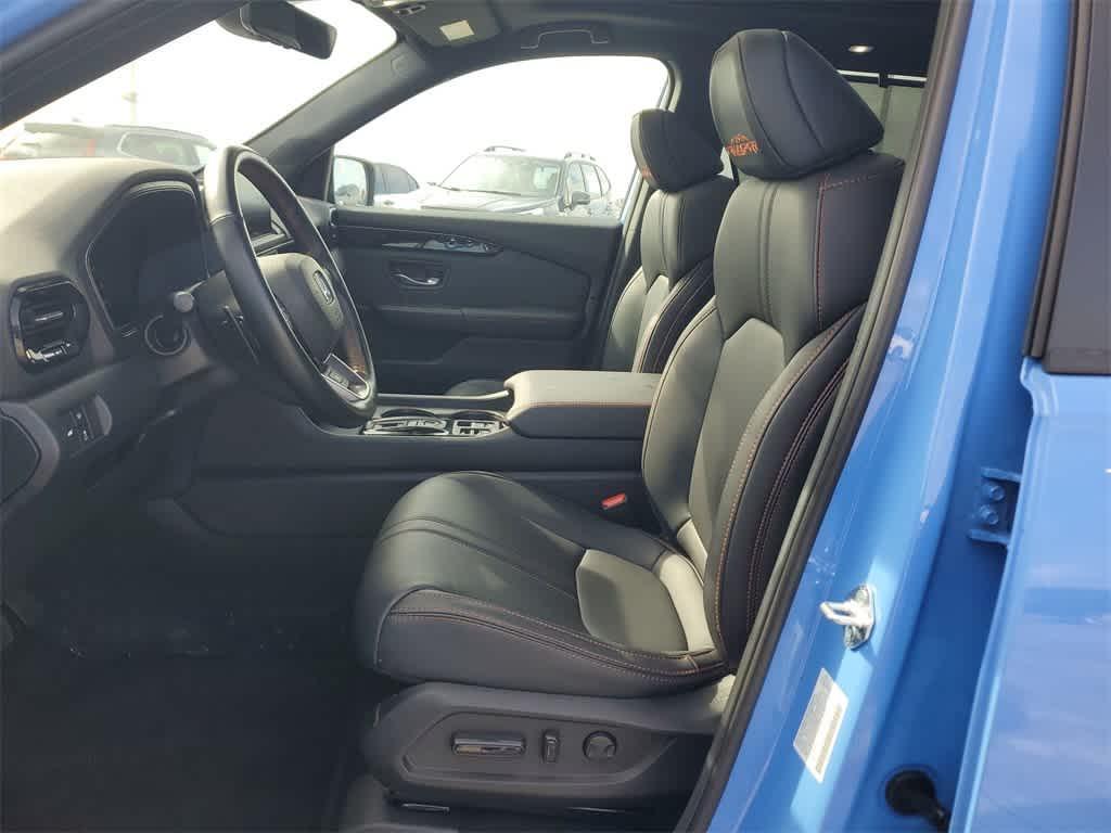 used 2025 Honda Pilot car, priced at $42,390